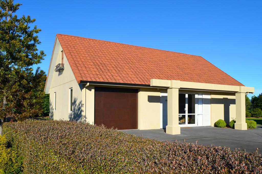 A Touch Of Tuscany At Hillsborough New Plymouth Exterior photo