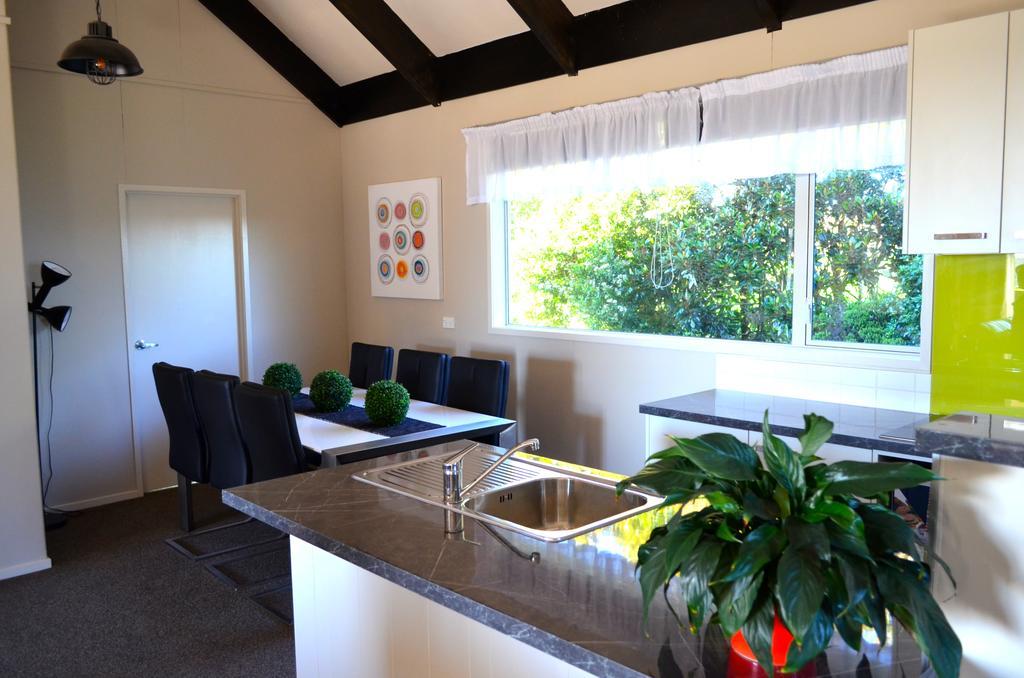 A Touch Of Tuscany At Hillsborough New Plymouth Exterior photo